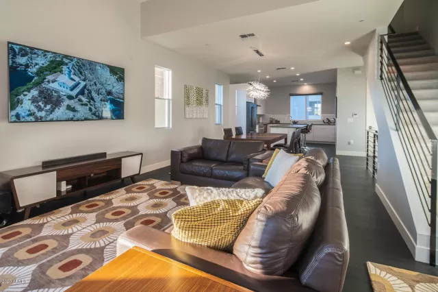 MLS: 6122638 Condo For Sale