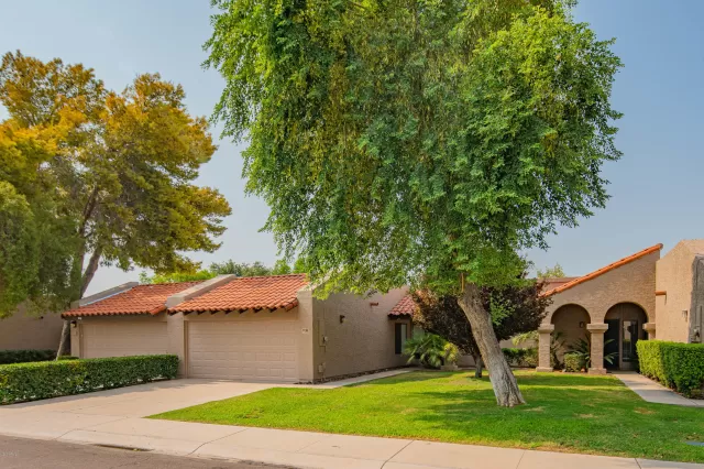 MLS: 6122651 Condo For Sale