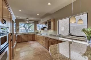 Photo #2: 6122912 Listing
