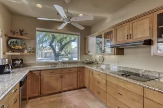 Photo #5: 6122912 Listing