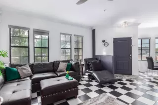 Photo #5: 6123267 Listing