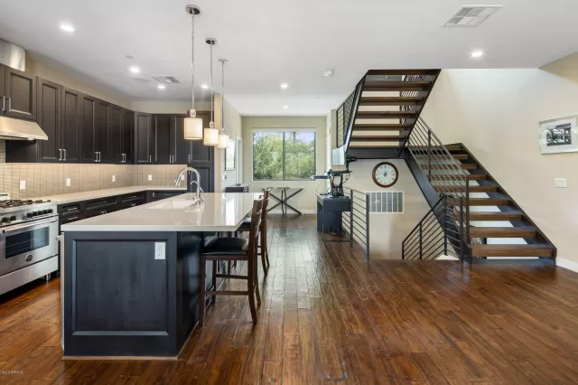 MLS: 6123361 Condo For Sale