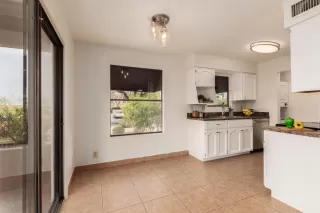 Photo #4: 6123612 Listing