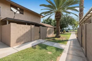 Photo #5: 6123917 Listing