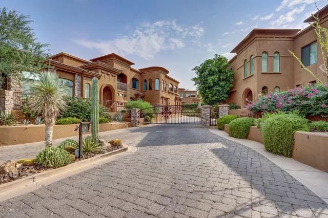 MLS: 6123975 Condo For Sale