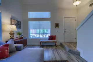 Photo #2: 6124000 Listing 