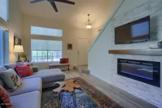 Photo #5: 6124000 Listing 