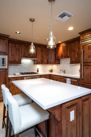 Photo #5: 6124065 Listing