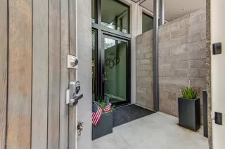 Photo #2: 6124170 Listing