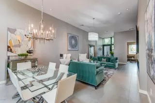 Photo #5: 6124170 Listing