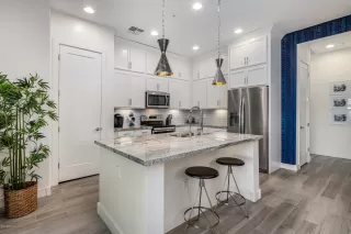 Photo #3: 6124436 Listing