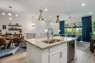 Photo #5: 6124436 Listing