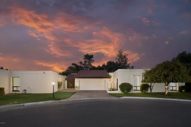 MLS: 6124576 Condo For Sale