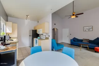 Photo #6: 6124995 Listing