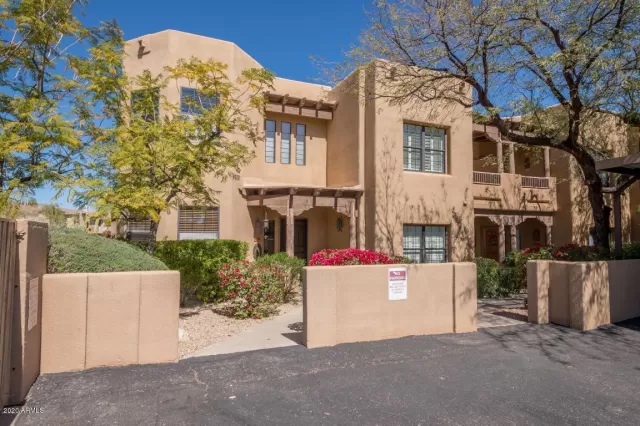 MLS: 6125736 Condo For Sale