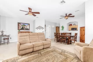 Photo #2: 6125736 Listing