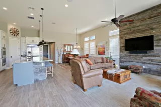 Photo #1: 6125778 Listing 