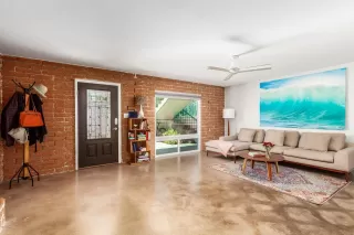 Photo #2: 6126213 Listing