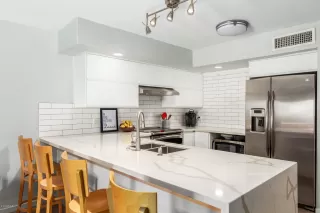 Photo #6: 6126213 Listing