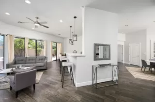 Photo #5: 6126306 Listing