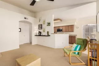 Photo #4: 6126834 Listing