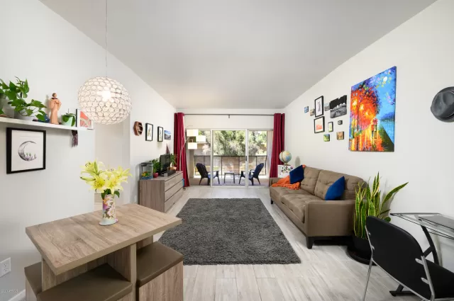 MLS: 6128141 Condo For Sale