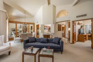 Photo #2: 6128536 Listing 