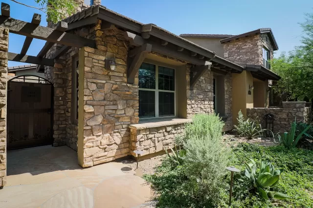 MLS: 6128634 Condo For Sale