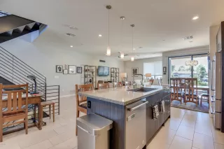 Photo #6: 6128730 Listing