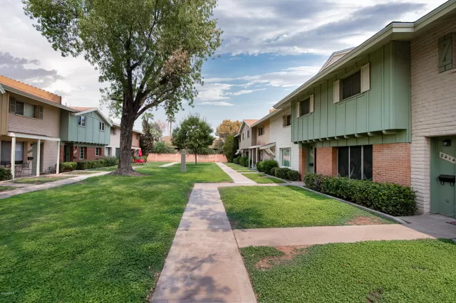 MLS: 6129258 Condo For Sale