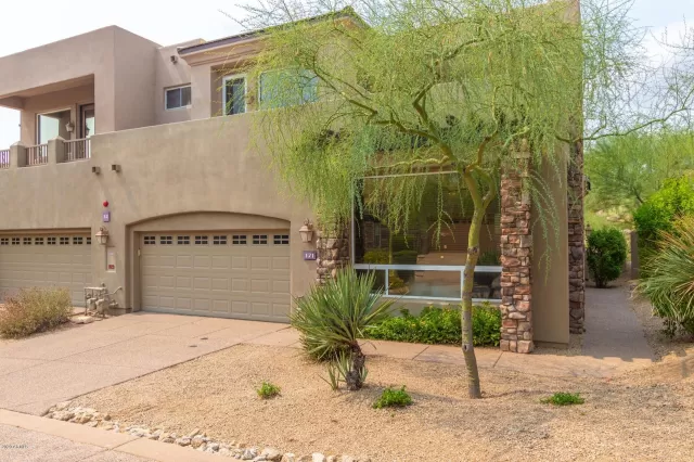 MLS: 6129304 Condo For Sale