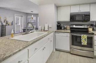 Photo #5: 6129394 Listing