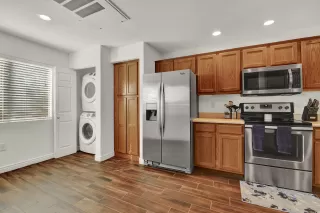 Photo #6: 6129450 Listing