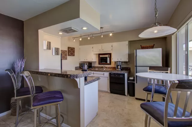 MLS: 6129772 Condo For Sale