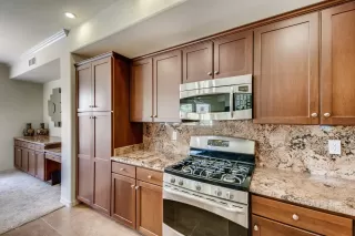 Photo #6: 6130108 Listing 