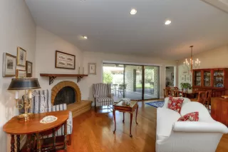 Photo #2: 6130132 Listing