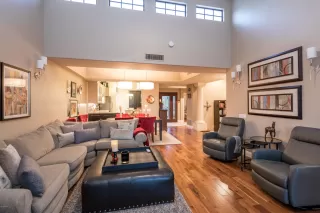 Photo #5: 6130232 Listing