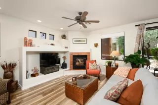 Photo #2: 6130937 Listing