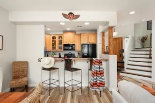 Photo #3: 6130937 Listing