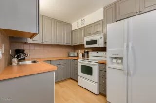 Photo #2: 6130946 Listing