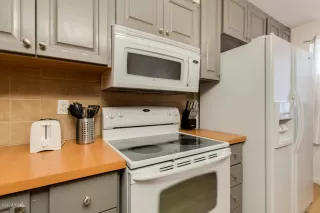 Photo #4: 6130946 Listing