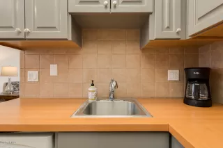 Photo #5: 6130946 Listing