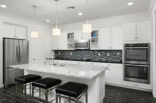 Photo #4: 6131154 Listing