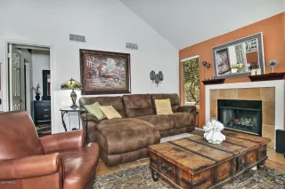 Photo #4: 6131825 Listing 