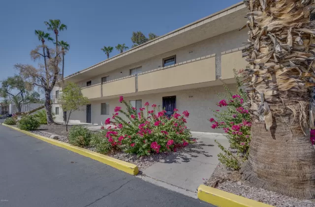 MLS: 6132572 Condo For Sale