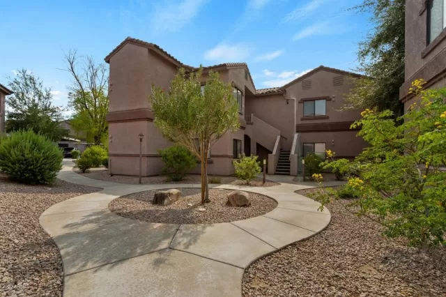 MLS: 6133236 Condo For Sale