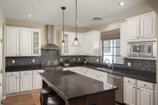 Photo #1: 6133280 Listing