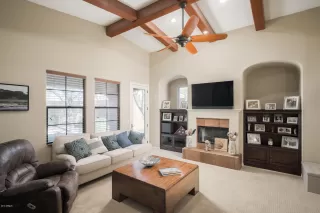 Photo #2: 6133280 Listing