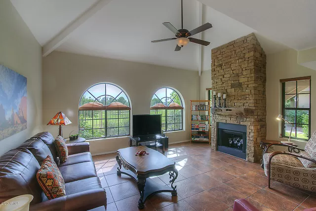 MLS: 6133323 Condo For Sale