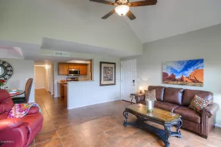 Photo #5: 6133323 Listing